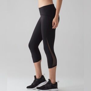 Lululemon 6 Train Times Crop 17" Black Crop Leggings great pre owned condition